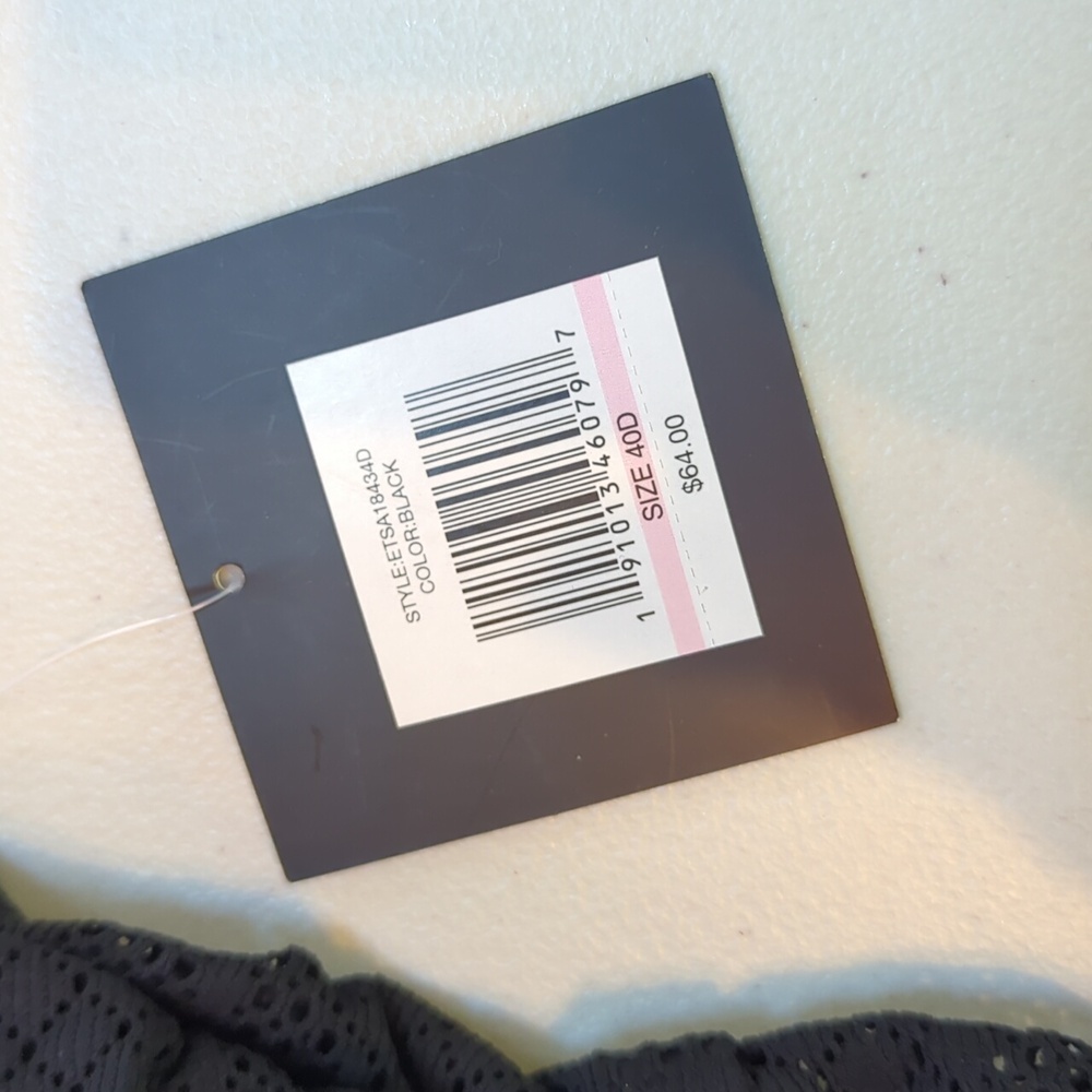 Ellen Tracy, Easy Breezy Black Tankini Top. 40D - Picture 5 of 11